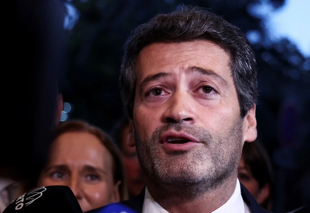 Líder de extrema-direita e almirante empatam na corrida à Presidência de Portugal