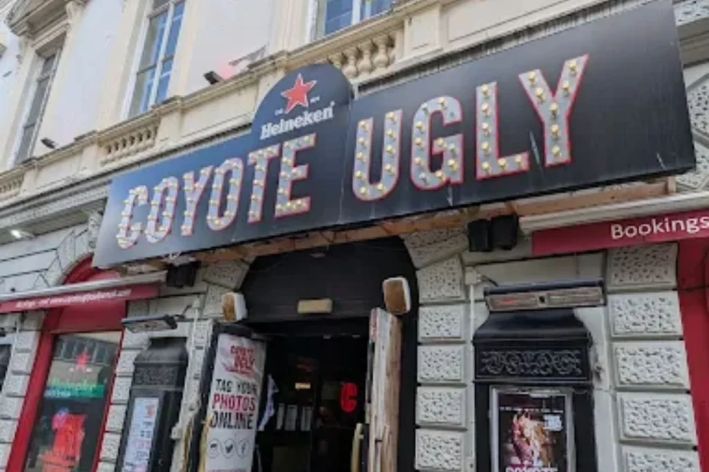 Brasileira ganha processo por discriminação racial na Inglaterra agora