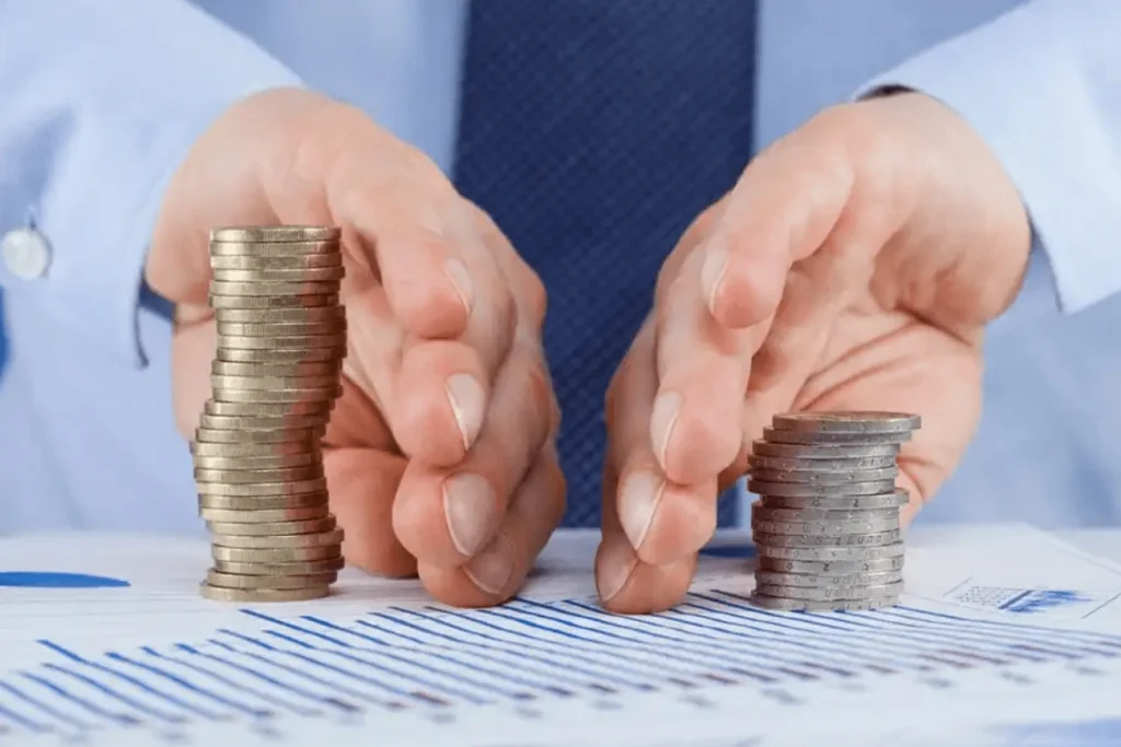 XP elege os melhores papeis da renda fixa para aproveitar a queda da Selic em 2026