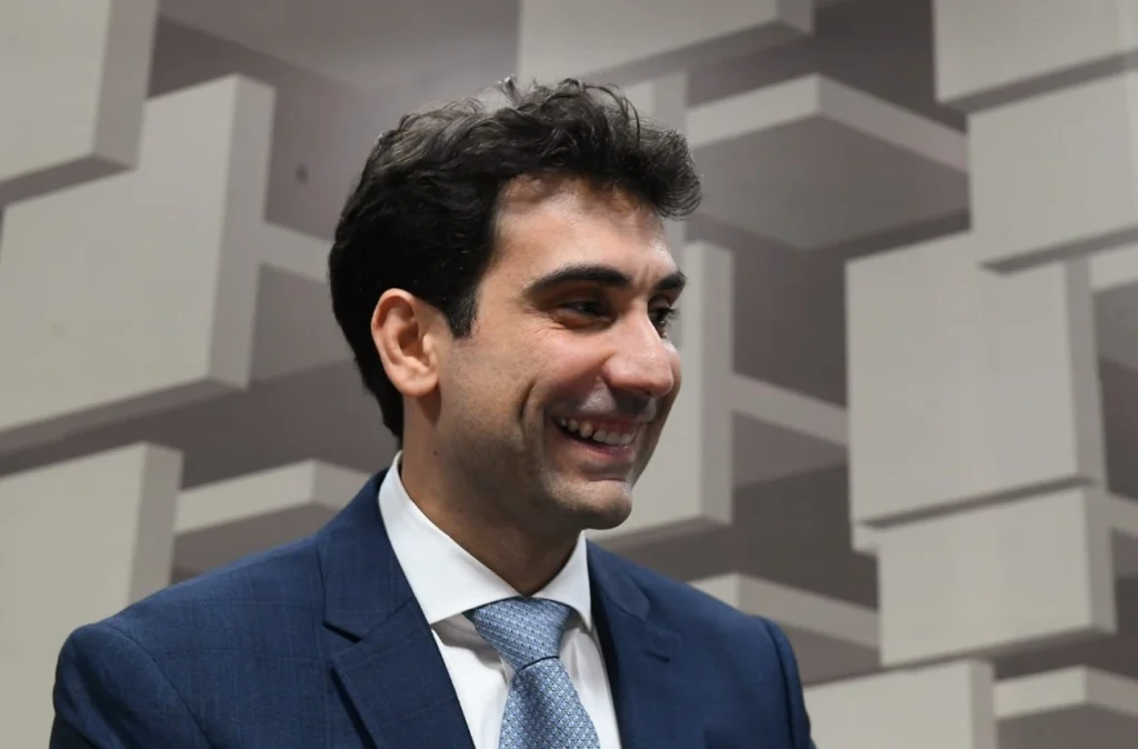 Galípolo revela detalhes da liquidação do Banco Master pelo BC agora